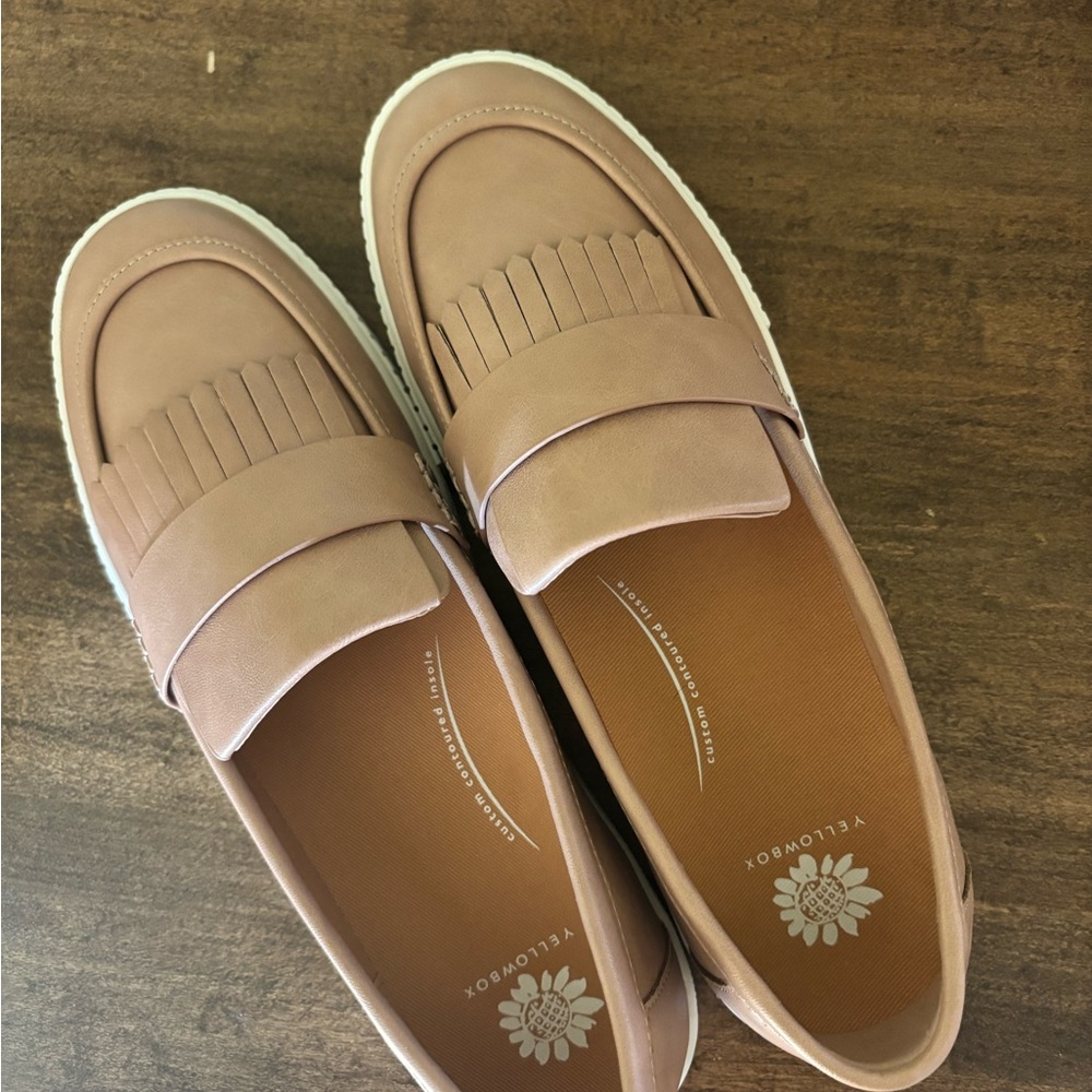 New without tag Yellow Box Women's tan Loafers